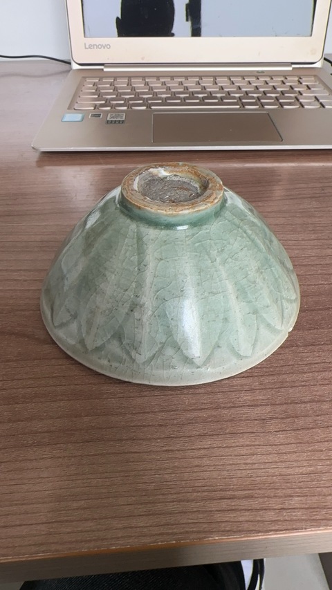 古玩陶瓷龍泉窯青釉蓮瓣紋碗真品鑒賞圖