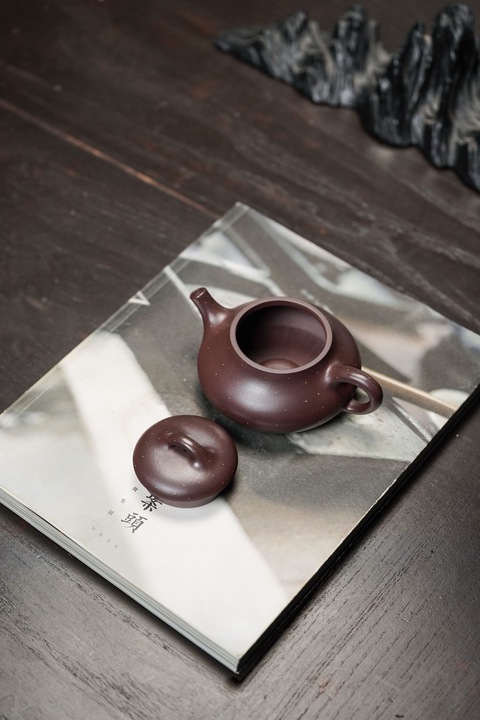 古玩雜項憨瓢紫砂壺【大師壺】【顧景舟大師高徒李昌鴻】真品鑒賞圖