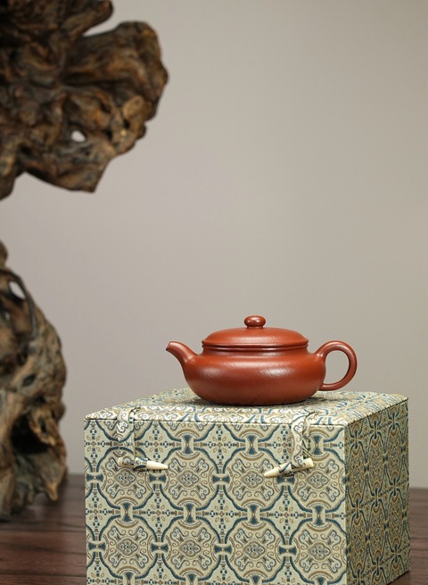 古玩雜項扁腹紫砂壺【全手工】【粗砂皺皮朱泥】真品鑒賞圖