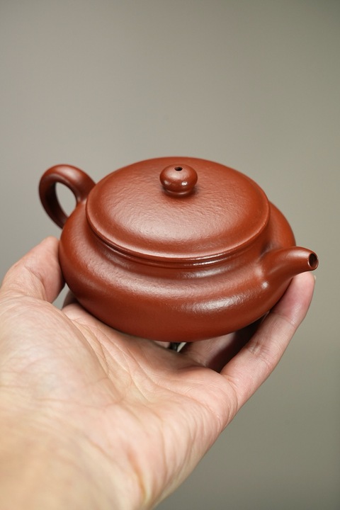 古玩雜項扁腹紫砂壺【全手工】【粗砂皺皮朱泥】真品鑒賞圖