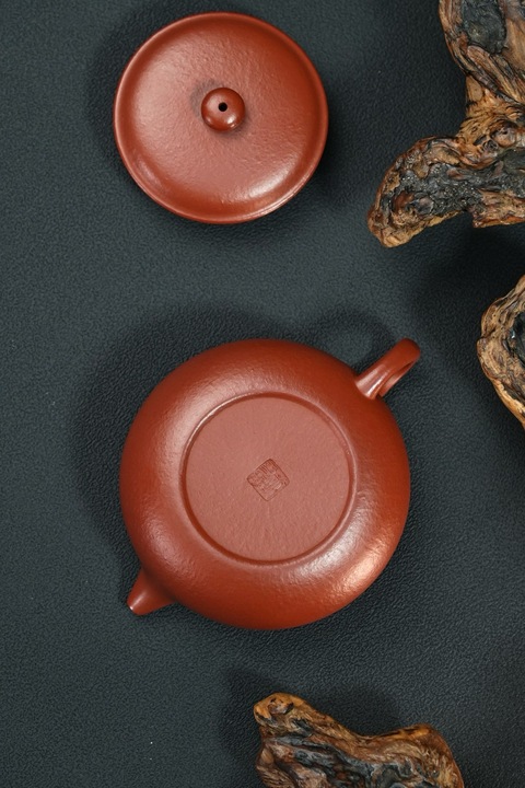 古玩雜項扁腹紫砂壺【全手工】【粗砂皺皮朱泥】真品鑒賞圖