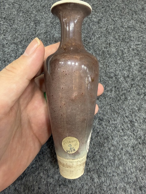 古玩陶瓷豇豆紅釉柳葉瓶真品鑒賞圖