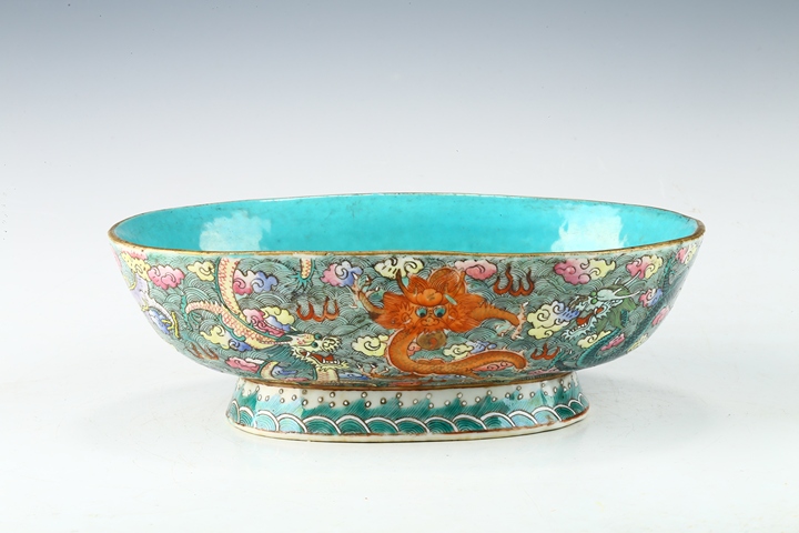 古玩陶瓷清晚·內松石綠釉外粉彩海水龍紋供盤 真品鑒賞圖