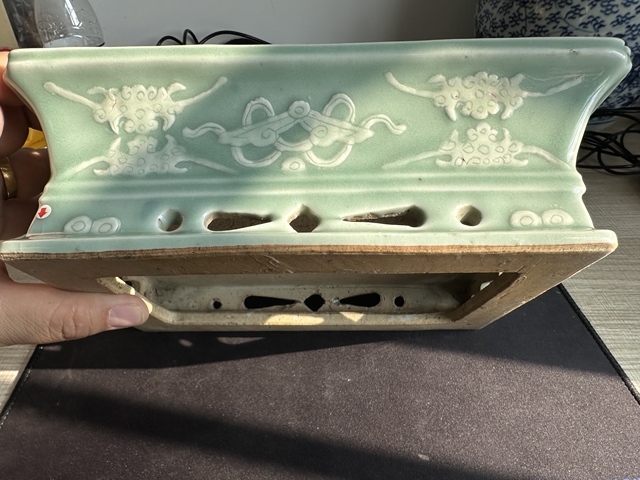 古玩陶瓷青釉堆白云蝠紋四方花盆真品鑒賞圖