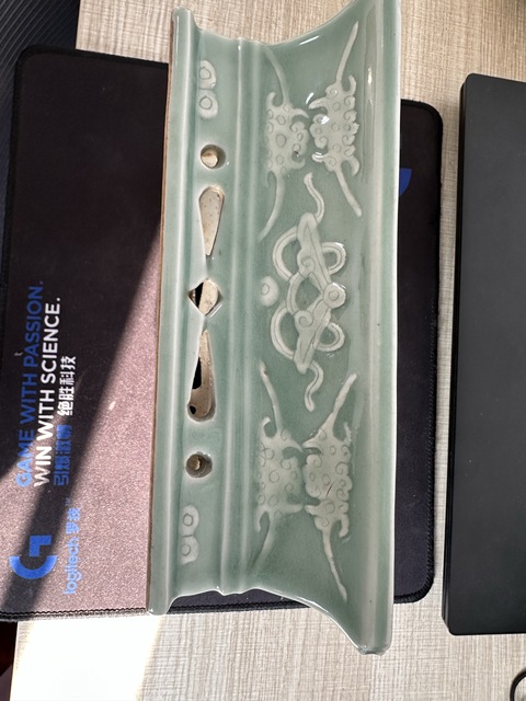 古玩陶瓷青釉堆白云蝠紋四方花盆真品鑒賞圖