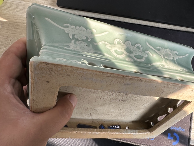 古玩陶瓷青釉堆白云蝠紋四方花盆真品鑒賞圖