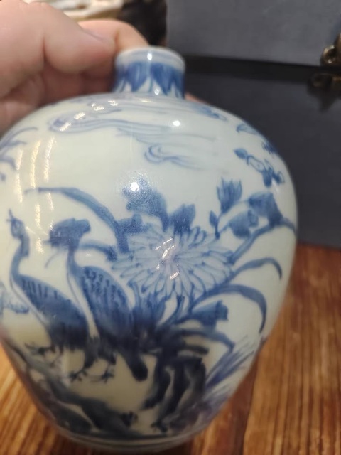 古玩陶瓷花鳥紋青花瓶真品鑒賞圖