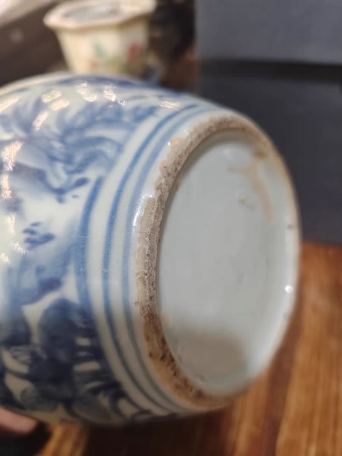 古玩陶瓷花鳥紋青花瓶真品鑒賞圖