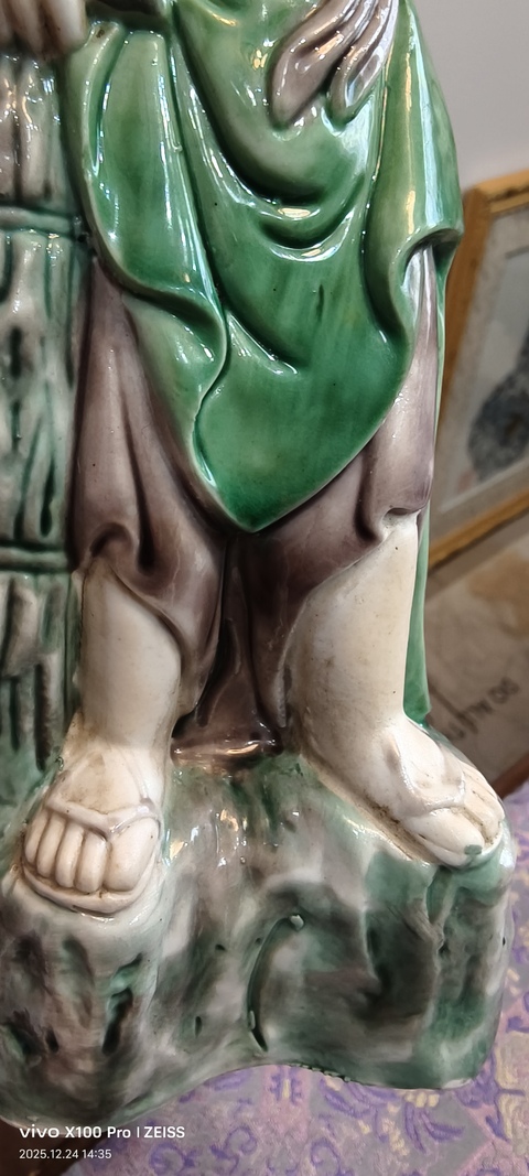 古玩陶瓷素三彩人物瓷塑真品鑒賞圖