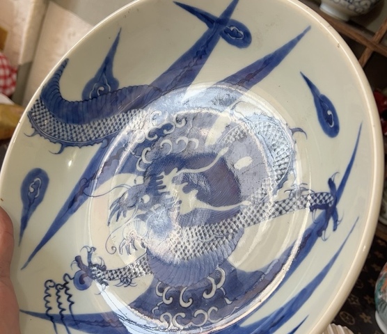 古玩陶瓷青花過墻龍紋盤，疑似復窯真品鑒賞圖