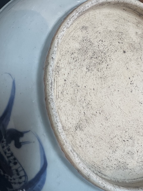 古玩陶瓷過墻龍紋青花盤真品鑒賞圖