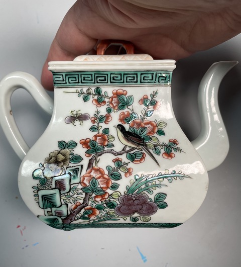 古玩陶瓷五彩花鳥紋茶壺真品鑒賞圖