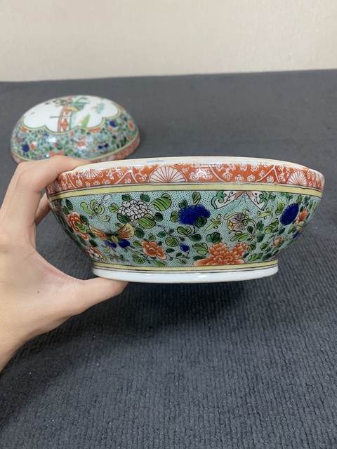 古玩陶瓷清晚期 五彩人物紋捧盒真品鑒賞圖