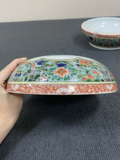 古玩陶瓷清晚期 五彩人物紋捧盒真品鑒賞圖