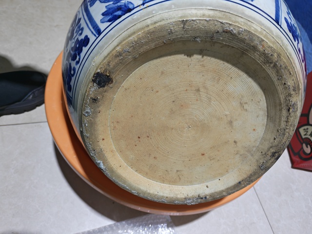 古玩陶瓷青花花鳥紋案缸真品鑒賞圖