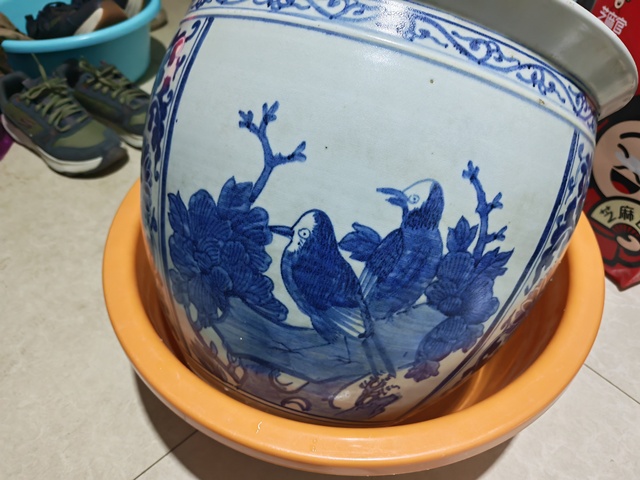 古玩陶瓷青花花鳥紋案缸真品鑒賞圖