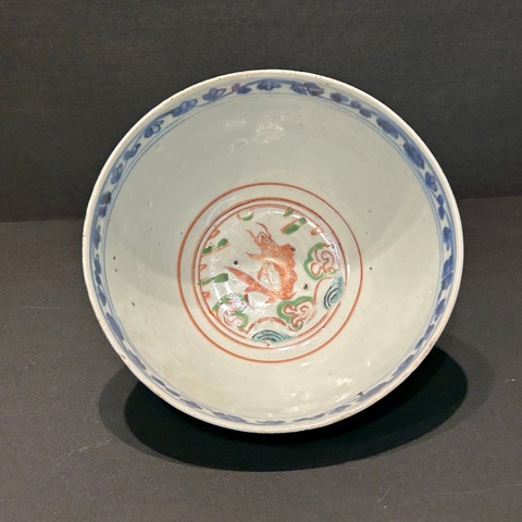 古玩陶瓷后加彩龍紋碗真品鑒賞圖