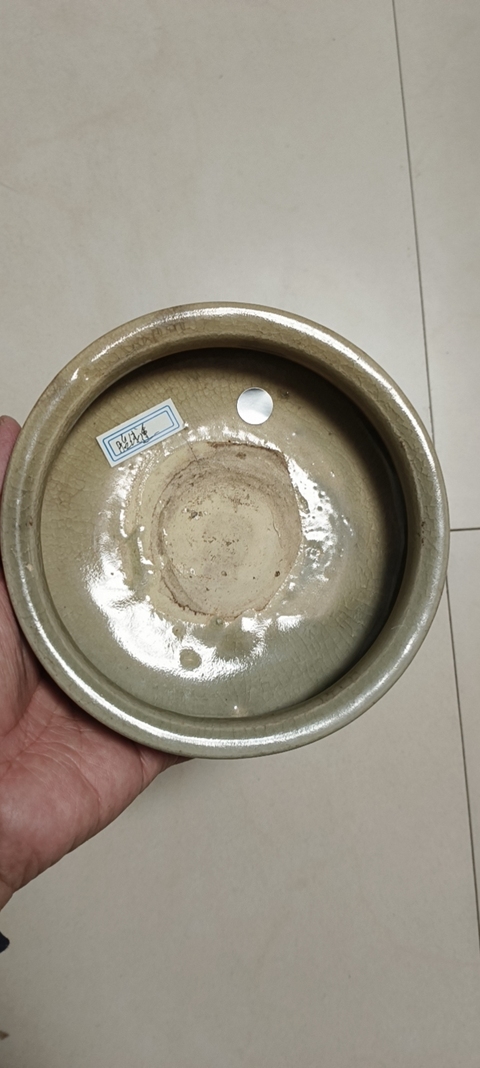 古玩陶瓷龍泉窯青釉三足爐真品鑒賞圖