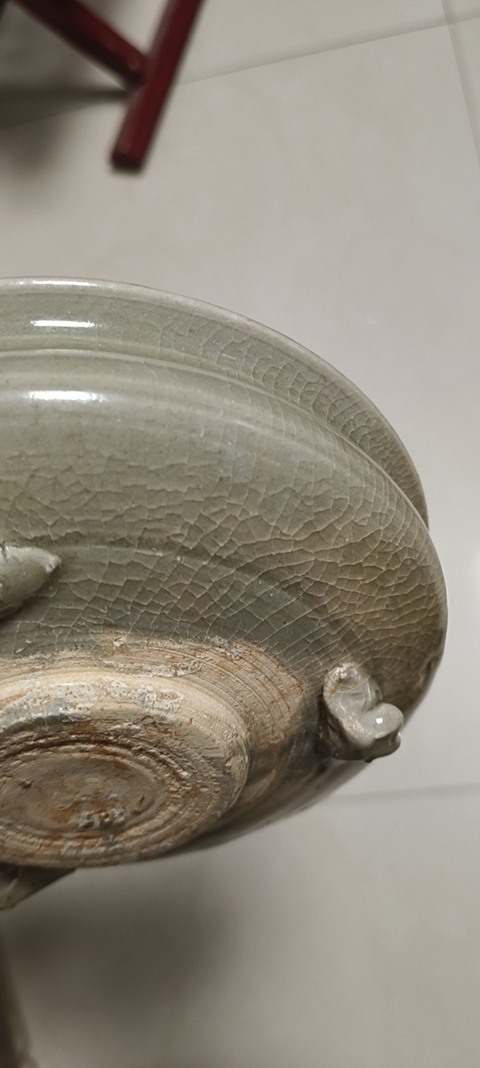 古玩陶瓷龍泉窯青釉三足爐真品鑒賞圖