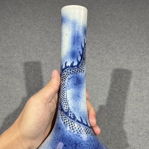 古玩陶瓷吹藍釉青花釉里紅龍紋錐把瓶真品鑒賞圖