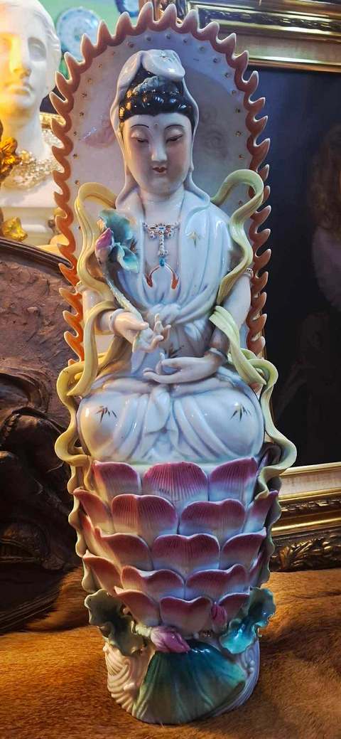 古玩陶瓷觀音塑像真品鑒賞圖