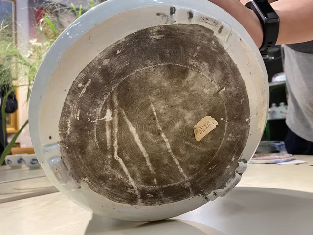 古玩陶瓷龍紋青花筒式香爐真品鑒賞圖