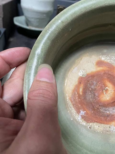 古玩陶瓷龍泉窯青釉三足香爐真品鑒賞圖