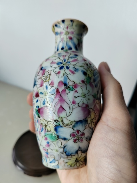 古玩陶瓷粉彩百花紋觀音瓶真品鑒賞圖