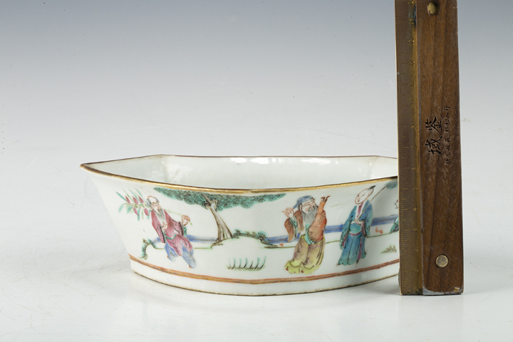 古玩陶瓷清晚·粉彩人物故事紋角碗真品鑒賞圖