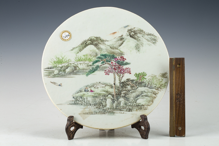 古玩陶瓷清末民初·淺絳彩山水人物紋瓷板拍賣，當前價格2304元