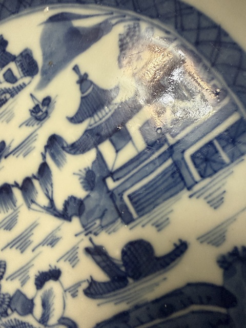 古玩陶瓷青花山水樓閣紋盤真品鑒賞圖