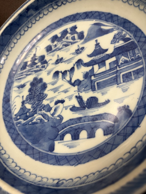 古玩陶瓷青花山水樓閣紋盤真品鑒賞圖