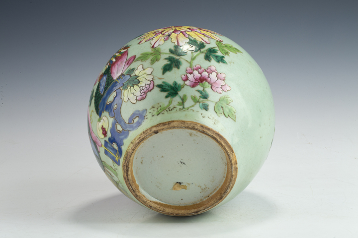 古玩陶瓷清中·豆青釉粉彩鳳凰牡丹紋西瓜罐拍賣，當前價格0元