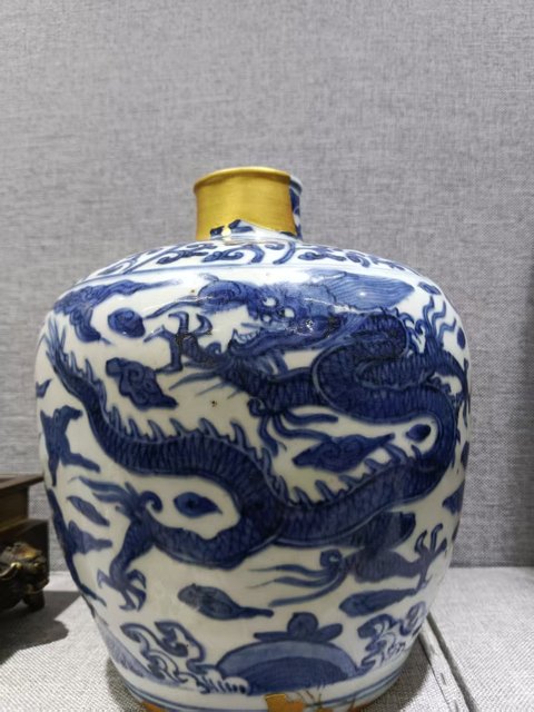 古玩陶瓷嘉萬青花龍紋梅瓶真品鑒賞圖