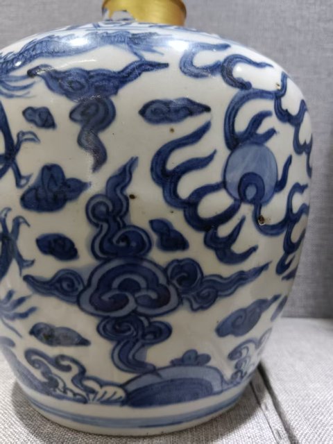古玩陶瓷嘉萬青花龍紋梅瓶真品鑒賞圖