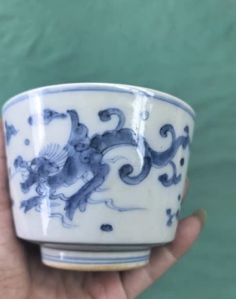 古玩陶瓷龍鳳紋青花杯真品鑒賞圖