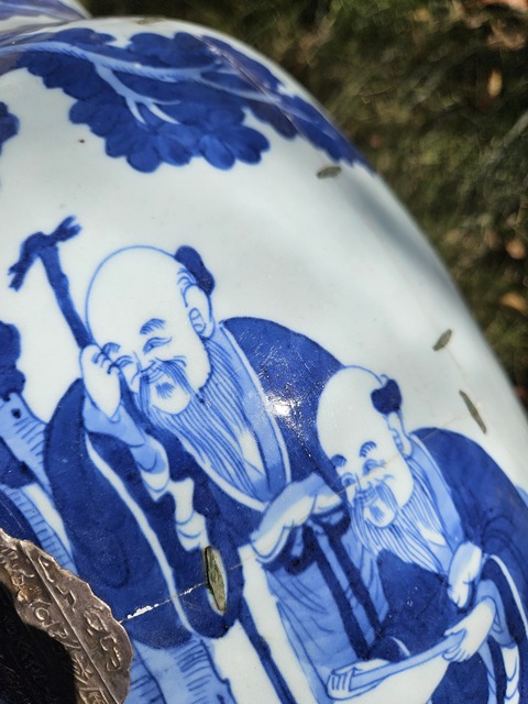 古玩陶瓷人物紋青花瓶真品鑒賞圖