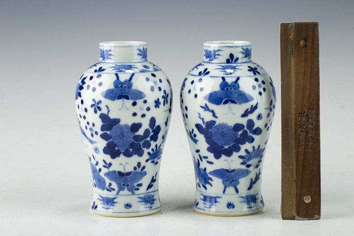 古玩陶瓷清晚·青花花鳥紋雞腿瓶一對
真品鑒賞圖