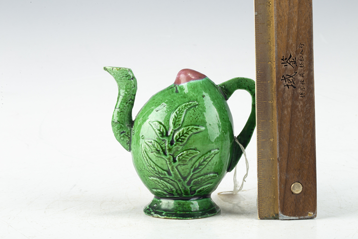 古玩陶瓷清晚·綠釉桃形倒流壺
拍賣，當(dāng)前價格0元