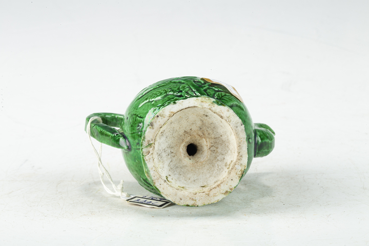 古玩陶瓷清晚·綠釉桃形倒流壺
拍賣，當(dāng)前價格0元