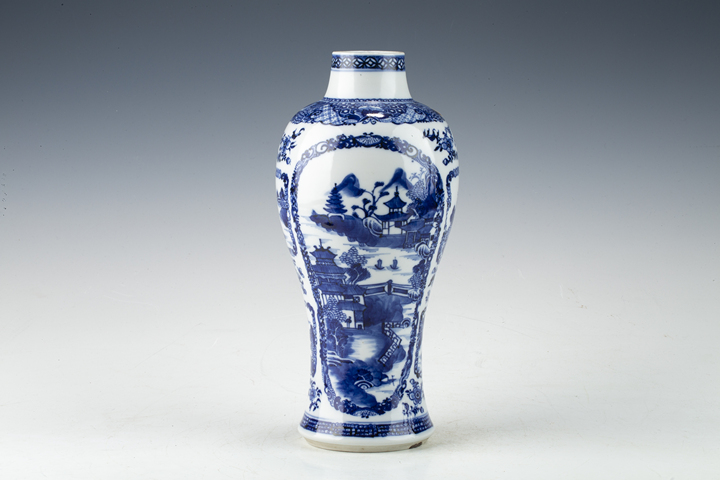 古玩陶瓷清乾隆·青花山水樓閣紋雞腿瓶拍賣，當前價格4280元