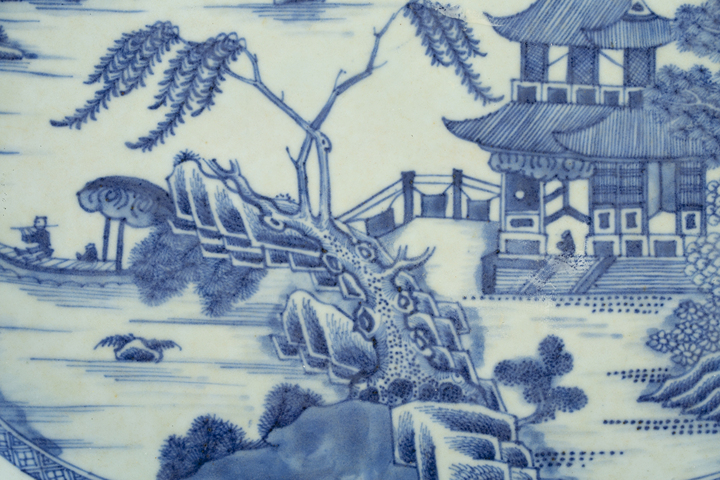 古玩陶瓷清中·青花山水樓閣紋橢圓盤
拍賣，當(dāng)前價(jià)格0元