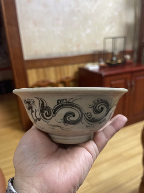 古玩陶瓷青花卷草龍紋碗真品鑒賞圖