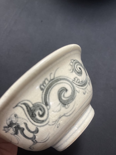 古玩陶瓷青花卷草龍紋碗真品鑒賞圖