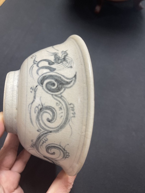 古玩陶瓷青花卷草龍紋碗真品鑒賞圖