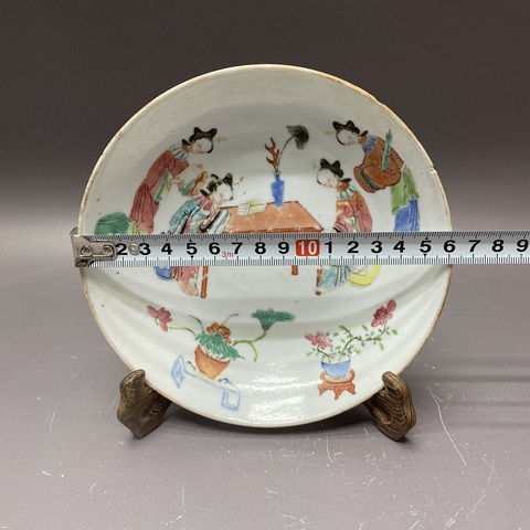 古玩陶瓷仕女紋粉彩盤真品鑒賞圖