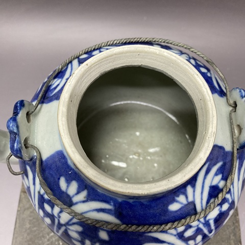 古玩陶瓷青花提梁壺真品鑒賞圖