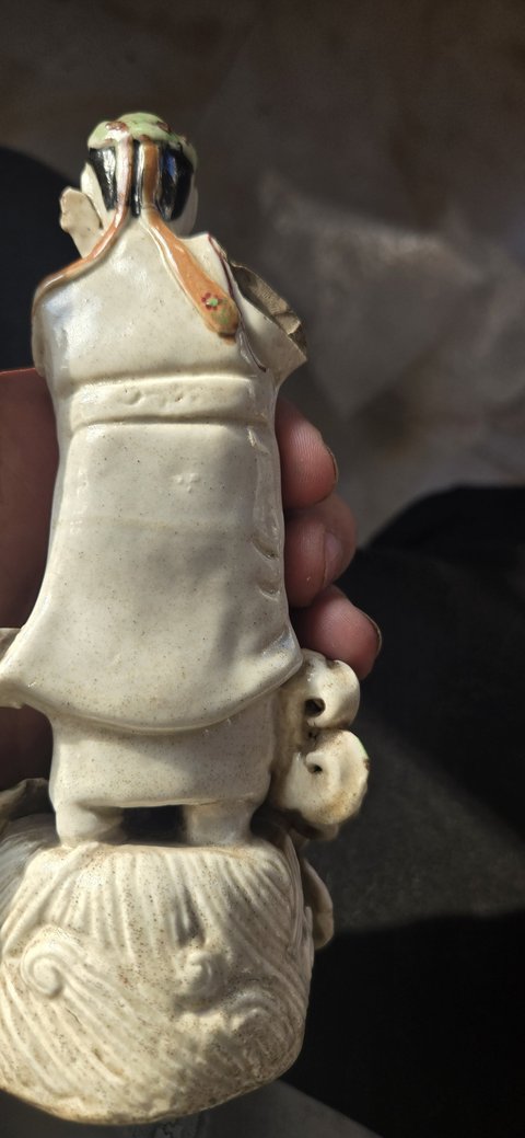 古玩陶瓷人物塑像真品鑒賞圖