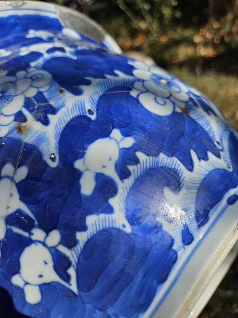 古玩陶瓷青花留白冰梅紋花盆真品鑒賞圖