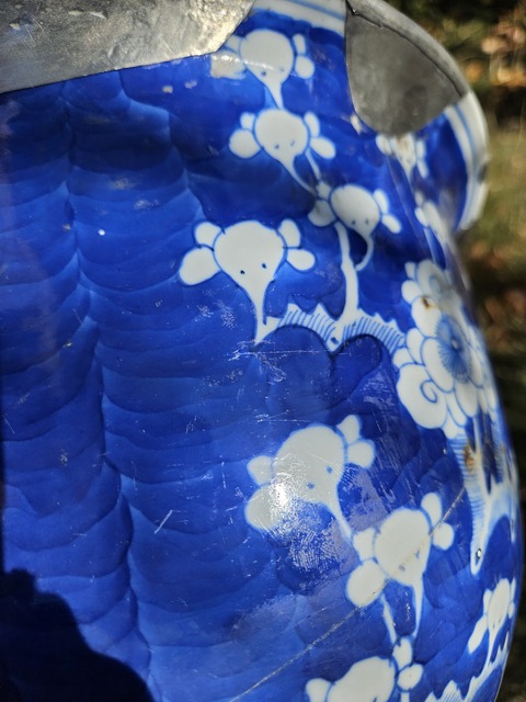 古玩陶瓷青花留白冰梅紋花盆真品鑒賞圖